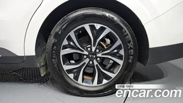 Kia Carnival 2020 — Фото 5/20