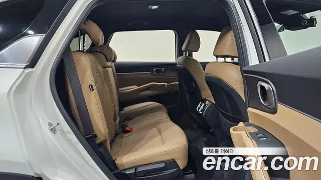 Kia Sorento 2024 — ფოტო 18/20