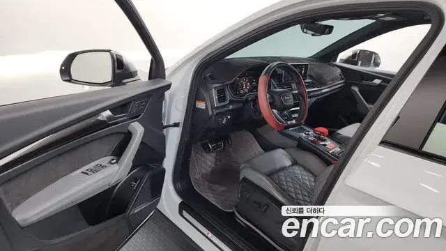 Audi SQ5 2020 — Photo 1/20