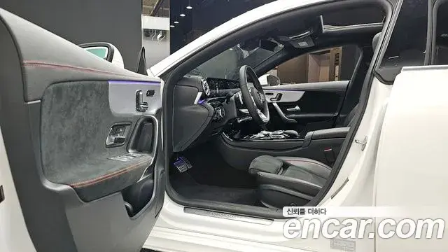 Mercedes-Benz CLA-Class 2022 — Фото 10/20