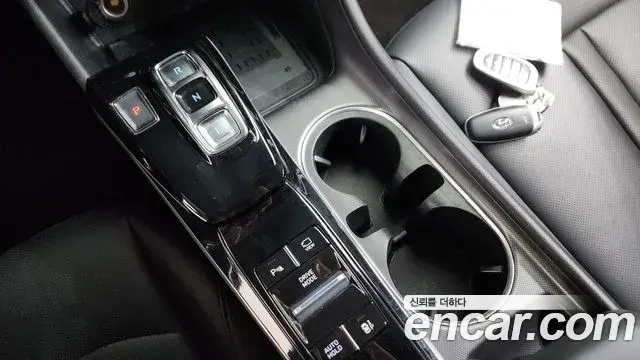 Hyundai Sonata Hybrid 2019 — Şəkil 3/20