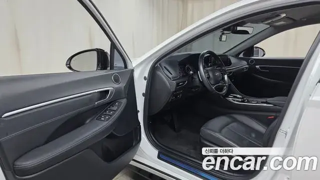 Hyundai Sonata 2021 — Фото 10/20