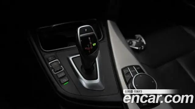 BMW 4 Series 2018 — Photo 17/20