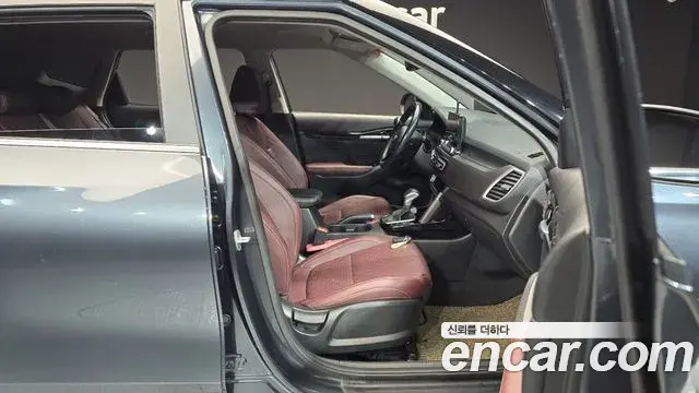 Kia Seltos 2019 — Şəkil 8/20