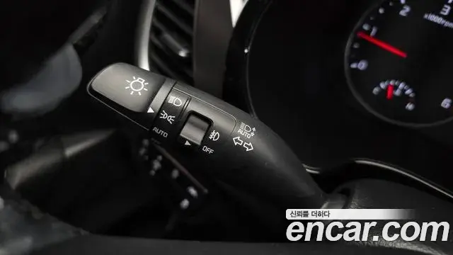 Kia Seltos 2019 — Şəkil 18/20