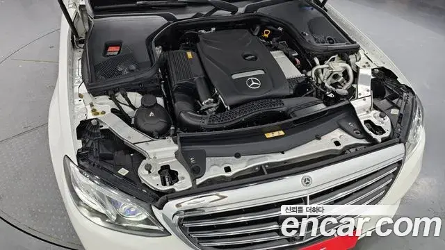 Mercedes-Benz E-Class 2020 — Şəkil 17/20