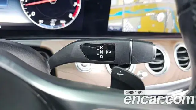 Mercedes-Benz E-Class 2020 — Şəkil 18/20
