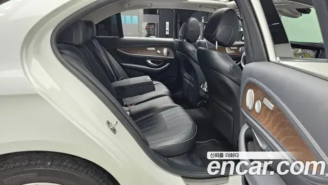 Mercedes-Benz E-Class 2020 — Şəkil 7/20