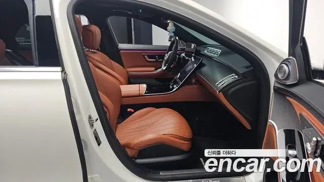 Mercedes-Benz S-Class 2022 — ფოტო 19/20