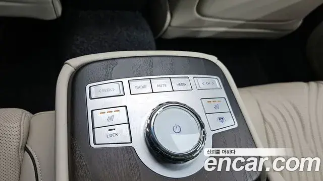 Genesis G80 2023 — Photo 19/20