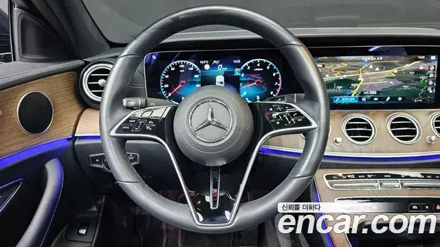 Mercedes-Benz E-Class 2022 — ფოტო 9/20