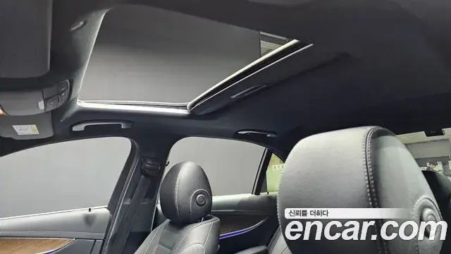 Mercedes-Benz E-Class 2022 — ფოტო 20/20