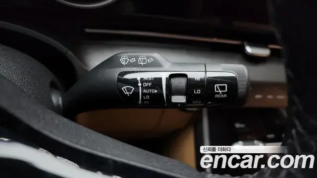 Kia Carnival 2021 — ფოტო 12/20
