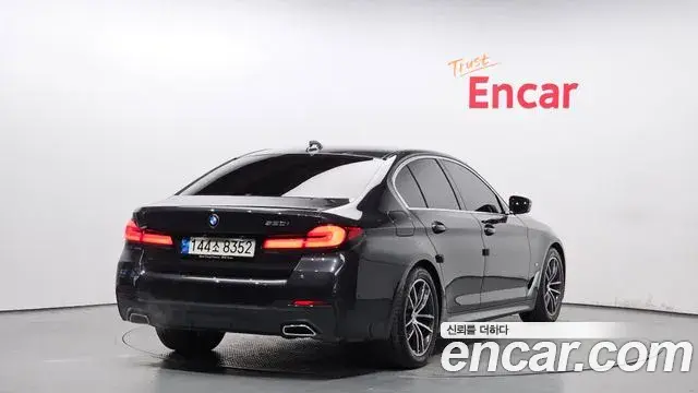 BMW 5 Series 2021 — Şəkil 8/20