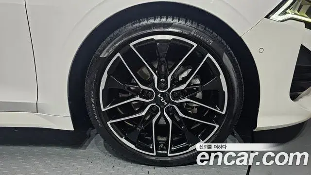 Kia K5 2022 — ფოტო 9/20