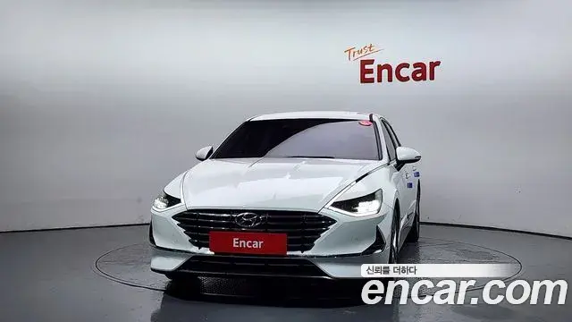 Hyundai Sonata Hybrid 2019 — Photo 3/20