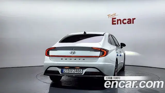 Hyundai Sonata Hybrid 2019 — Photo 10/20