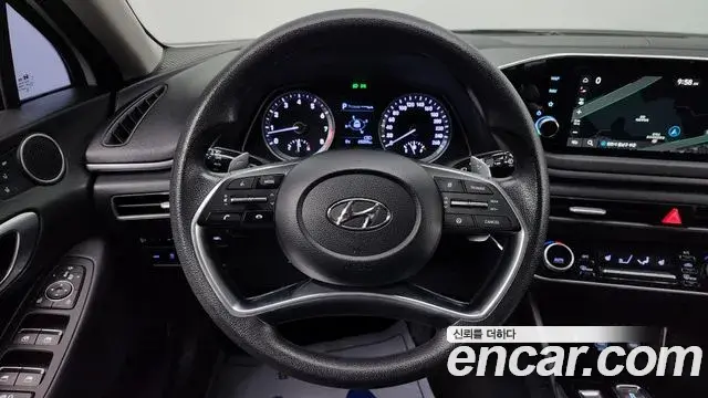 Hyundai Sonata Hybrid 2019 — Photo 1/20