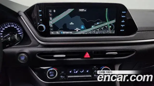Hyundai Sonata Hybrid 2019 — Photo 16/20
