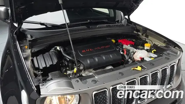 Jeep Renegade 2021 — Фото 6/20