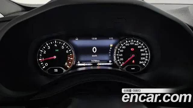 Jeep Renegade 2021 — Фото 8/20