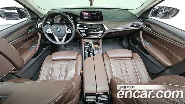 BMW 5 Series 2020 — ფოტო 15/20