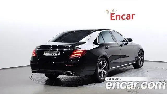 Mercedes-Benz E-Class 2019 — ფოტო 11/20