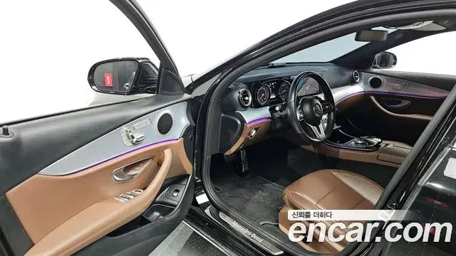 Mercedes-Benz E-Class 2019 — ფოტო 17/20