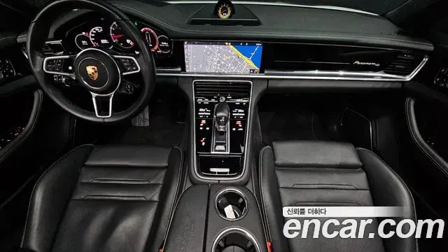 Porsche Panamera 2020 — Photo 1/20