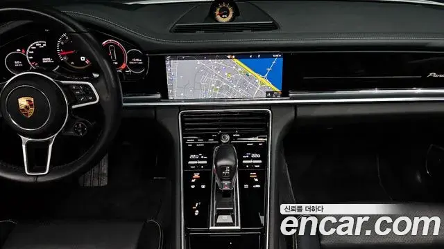 Porsche Panamera 2020 — Photo 17/20