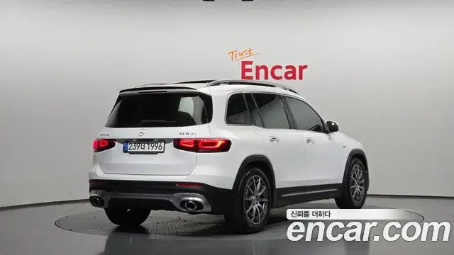 Mercedes-Benz GLB-Class 2021 — Photo 1/20