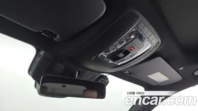 Mercedes-Benz GLB-Class 2021 — Photo 12/20