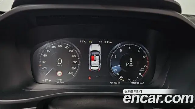 Volvo XC40 2019 — Şəkil 2/20