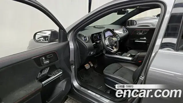Mercedes-Benz GLA-Class 2021 — ფოტო 16/20