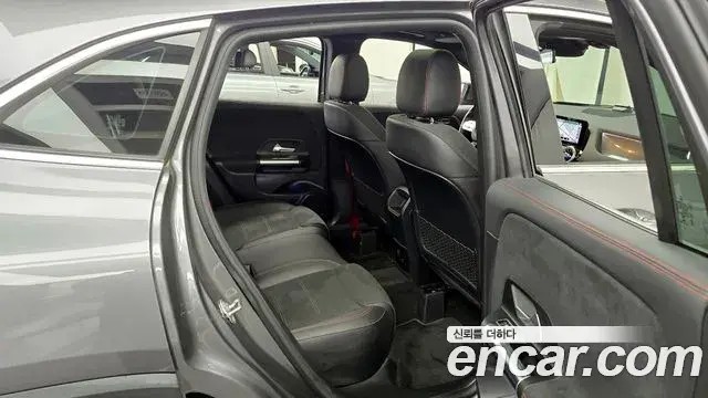 Mercedes-Benz GLA-Class 2021 — ფოტო 17/20