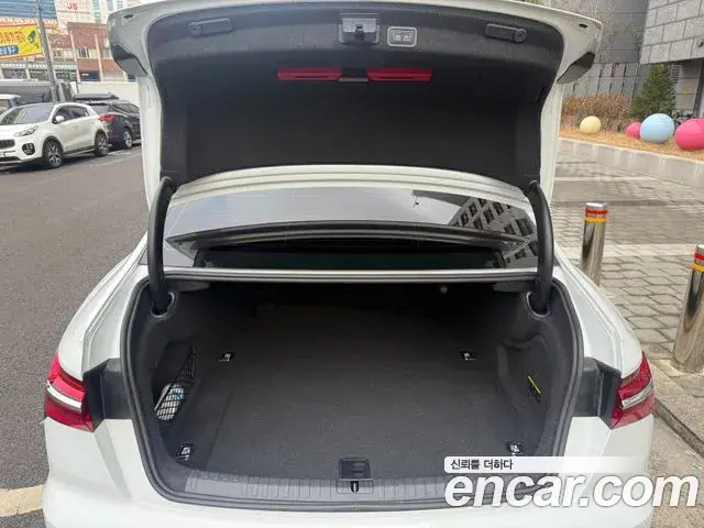 Audi A6 2021 — Photo 18/20