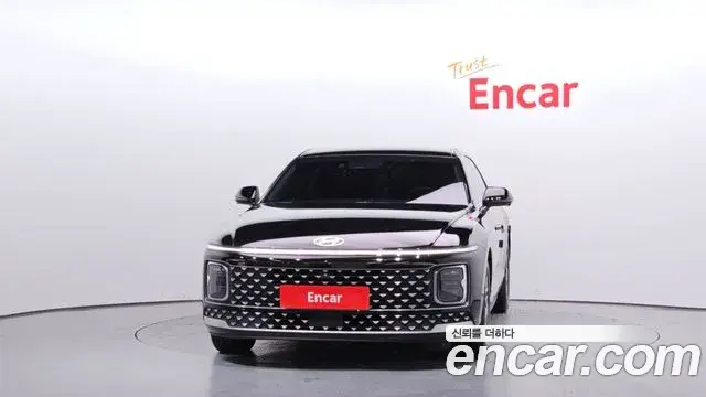 Hyundai Grandeur Hybrid 2023 — ფოტო 8/20
