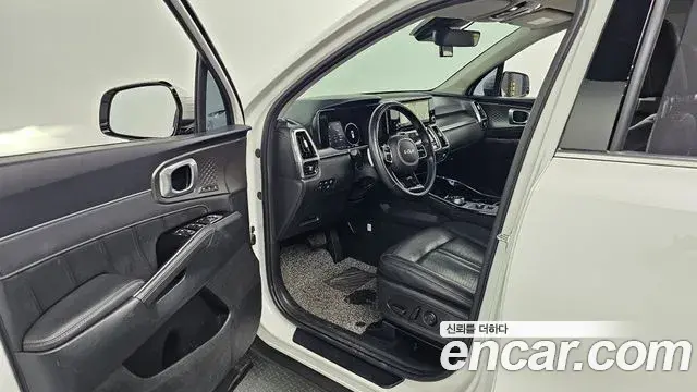 Kia Sorento 2023 — ფოტო 17/20