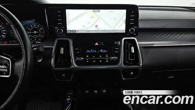Kia Sorento 2023 — ფოტო 4/20