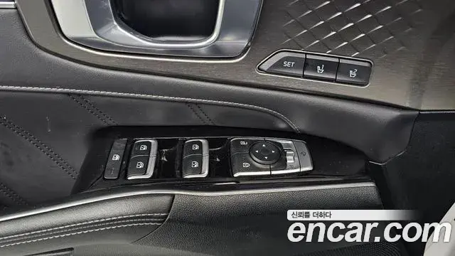 Kia Sorento 2023 — ფოტო 15/20