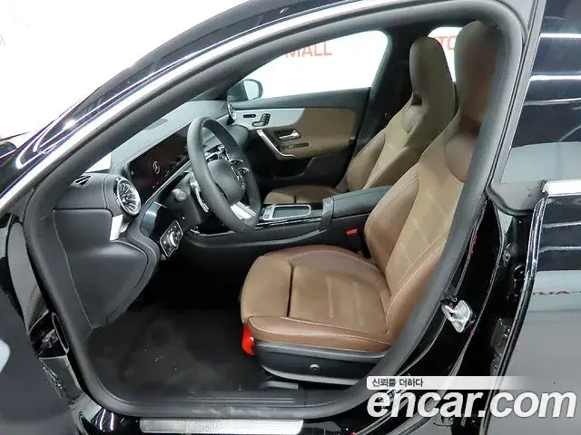 Mercedes-Benz CLA-Class 2025 — Photo 5/20