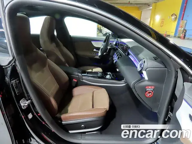 Mercedes-Benz CLA-Class 2025 — Photo 8/20