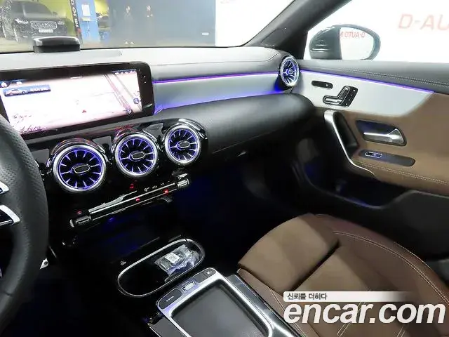 Mercedes-Benz CLA-Class 2025 — Photo 11/20
