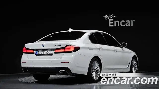 BMW 5 Series 2022 — Şəkil 12/20