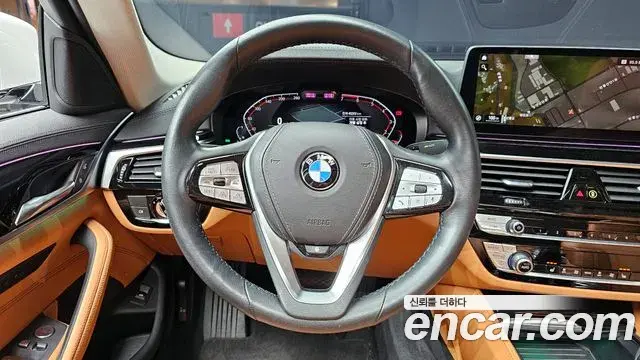 BMW 5 Series 2022 — Şəkil 8/20