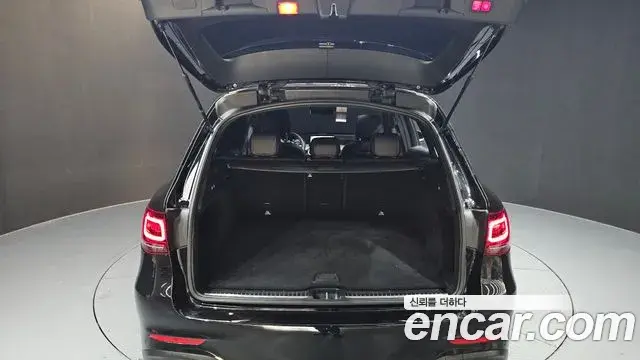 Mercedes-Benz GLC-Class 2022 — Photo 19/20