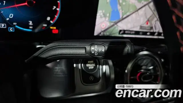 Mercedes-Benz GLB-Class 2022 — Photo 16/20