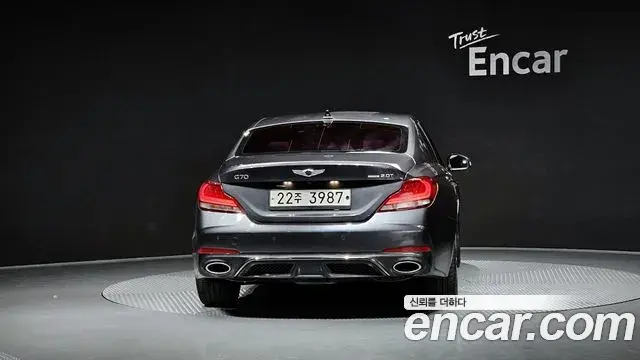 Genesis G70 2018 — Photo 12/20