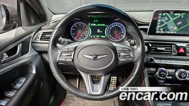 Genesis G70 2018 — Photo 1/20