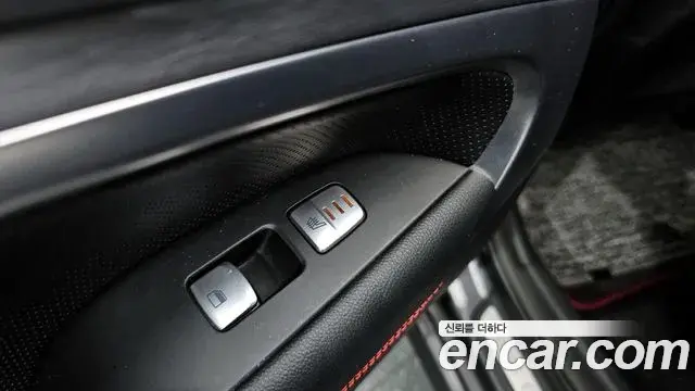 Genesis G70 2018 — Photo 14/20